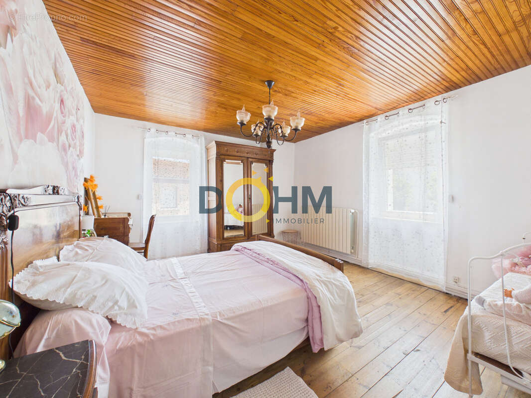 maison familiale rénovée de 170m2 - photo 10