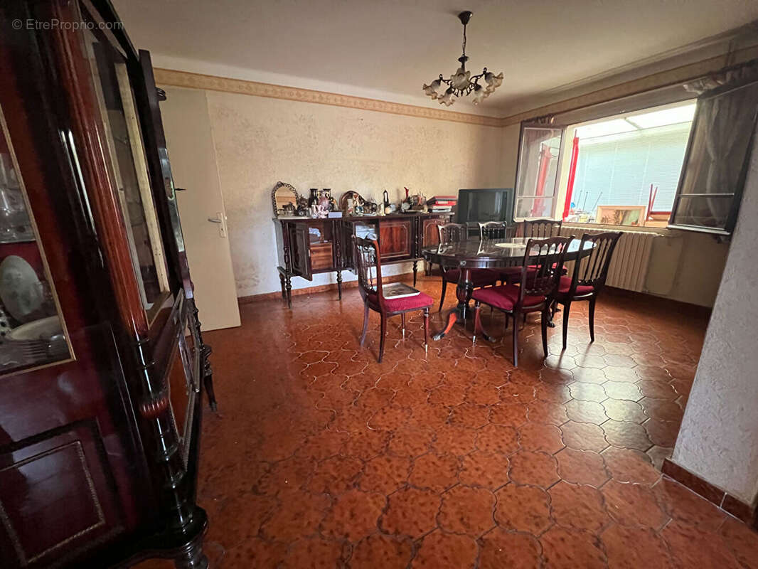 Maison à LEOGNAN