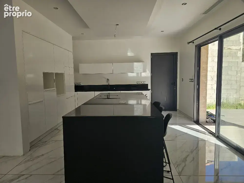 Villa contemporaine 4 pièces de 163 m2   Terrain de 502 m2   Piscine à terminer - photo 6