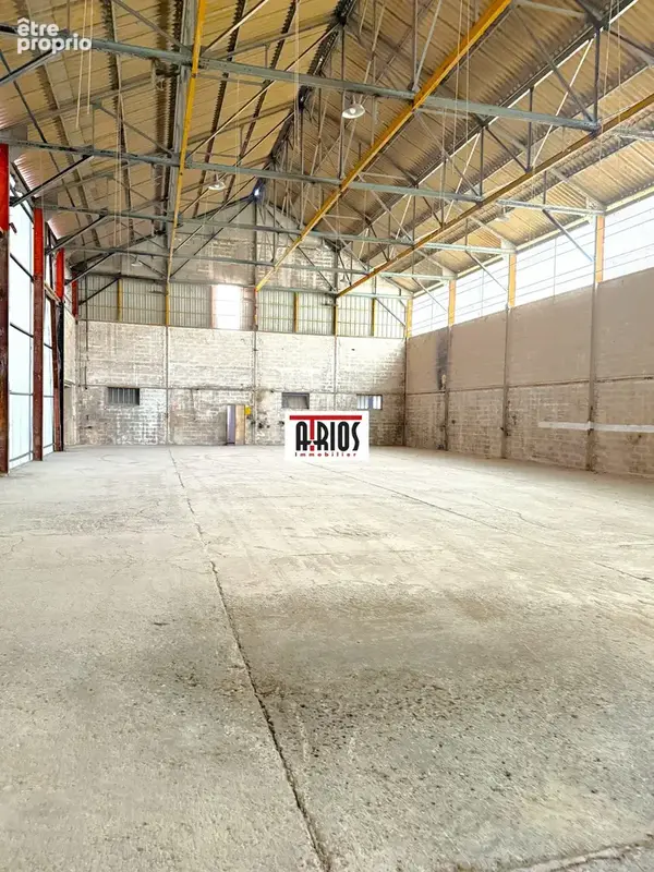 Commerce 3 741 m² à vendre à Manosque (04100) - photo 3