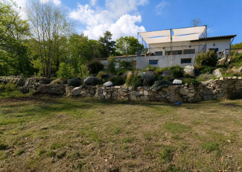 Ardèche - Magnifique Maison d'architecte de 184 m² habitable - Bel espace extérieur - Vue panoramique sur les montagnes ardèchoi - photo 3