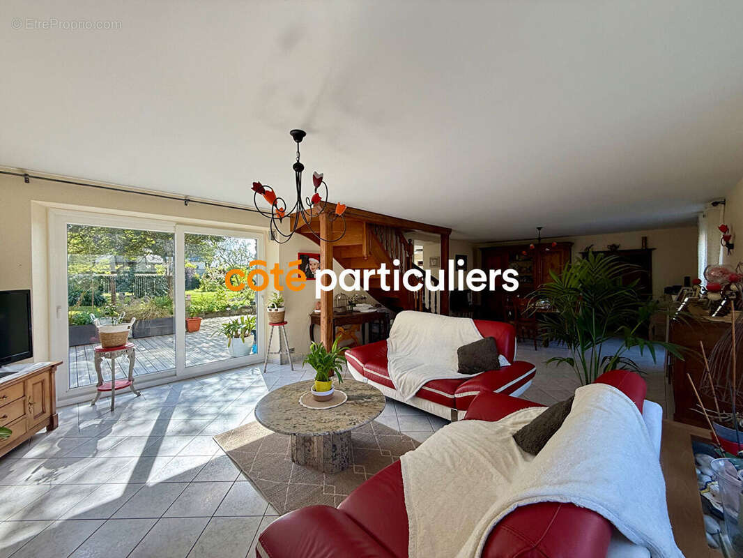 À vendre - Grande maison familiale en pierres à Saint-Méloir-des-Ondes - photo 6