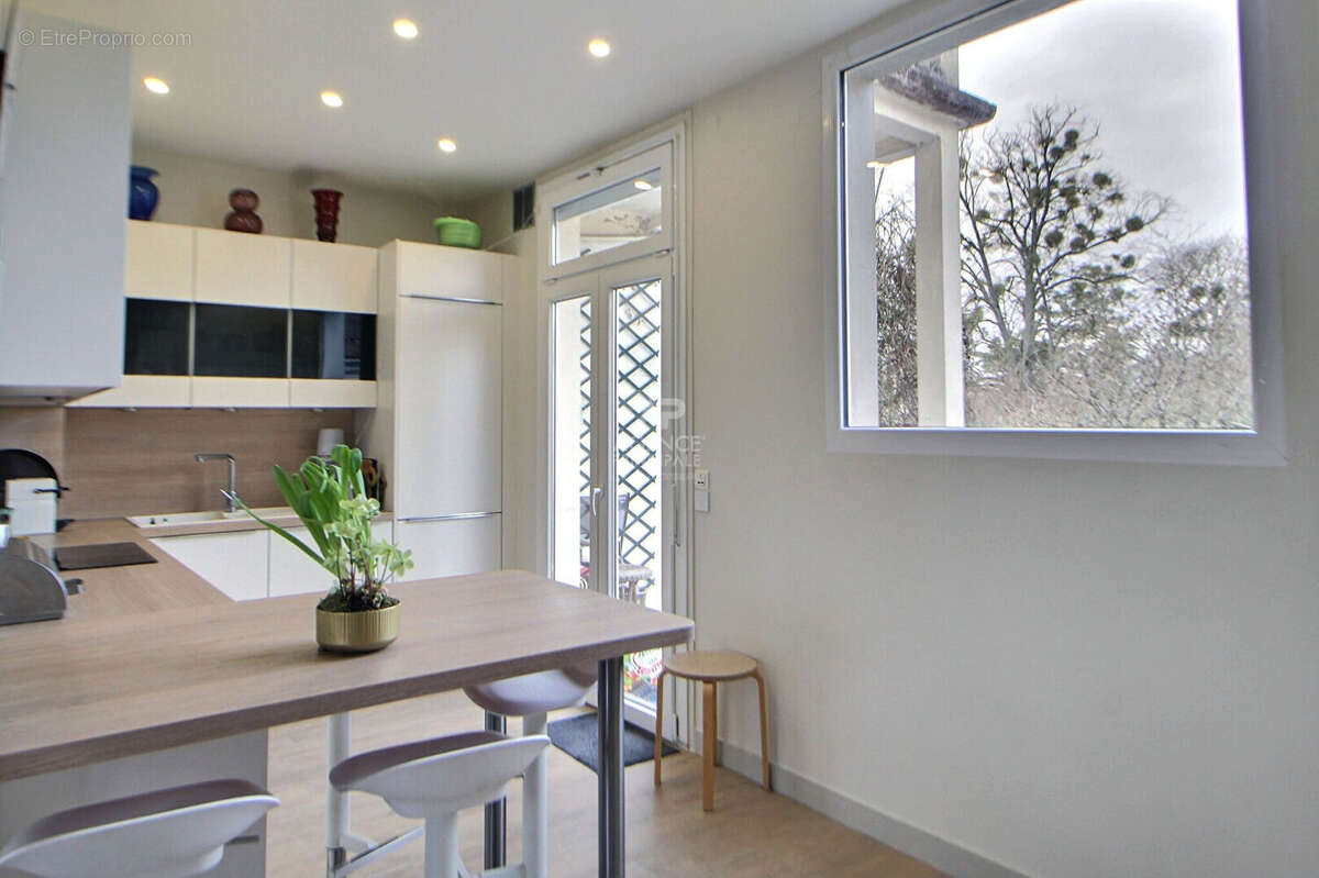 Maison à VERNEUIL-SUR-SEINE