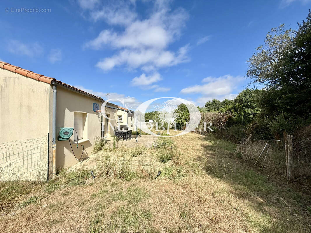 Maison à LEGE