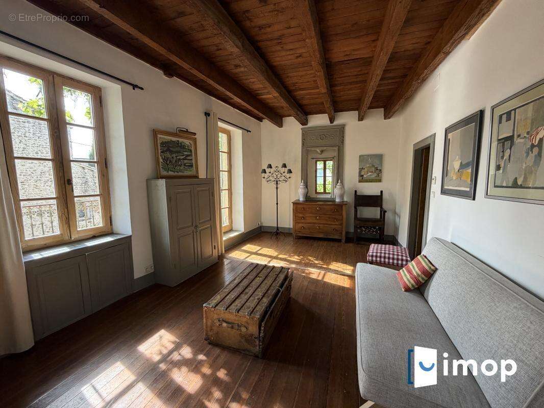 Maison à TULETTE
