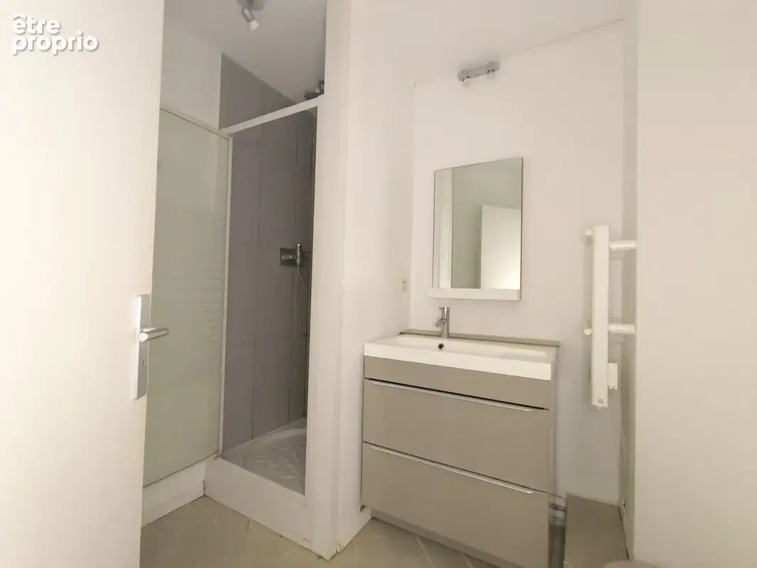 T2 cocon de 31 m2 avec Terrasse et Loggia + Place de parking souterrain sécurisée — À 10 min de la plage - photo 14