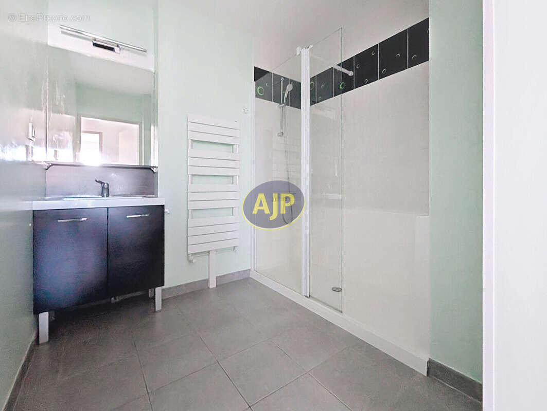 Appartement à SAINT-SEBASTIEN-SUR-LOIRE