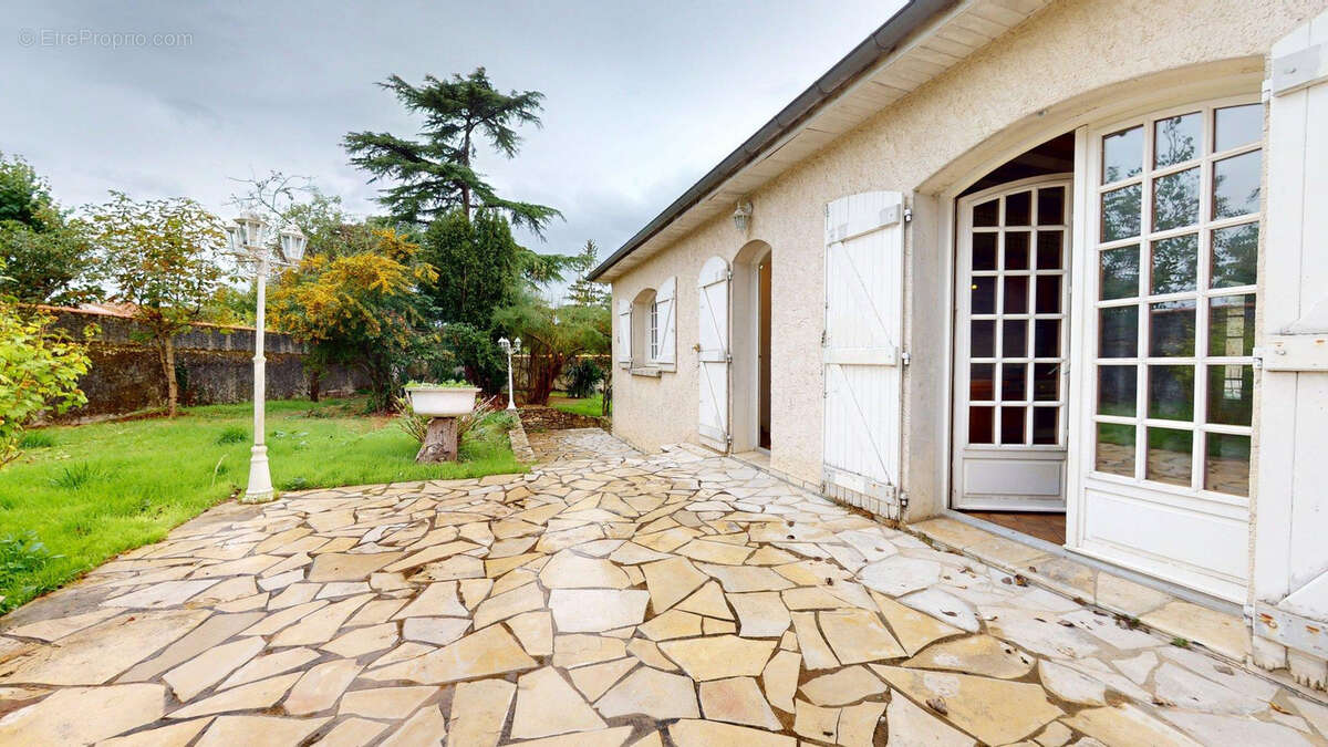 Maison à CERNUSSON