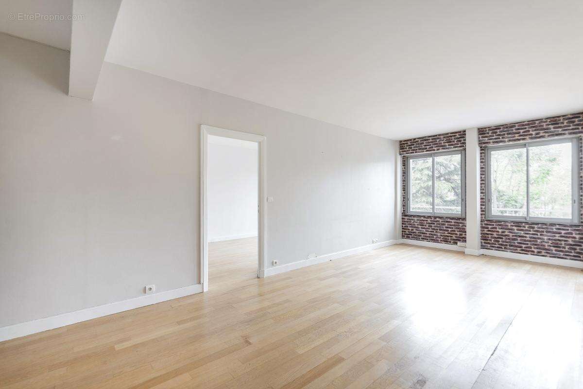 Appartement à PARIS-8E