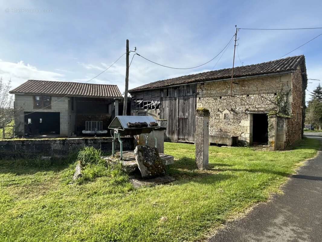 Grange attrayante à rénover en bordure de village - photo 13