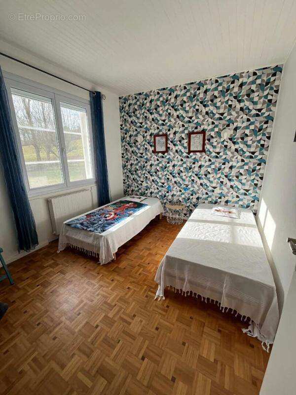 Maison à CHATEAU-L'EVEQUE