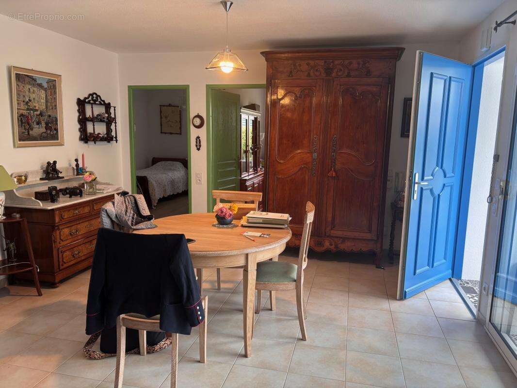 Maison à SAINT-LAURENT-DE-LA-PREE