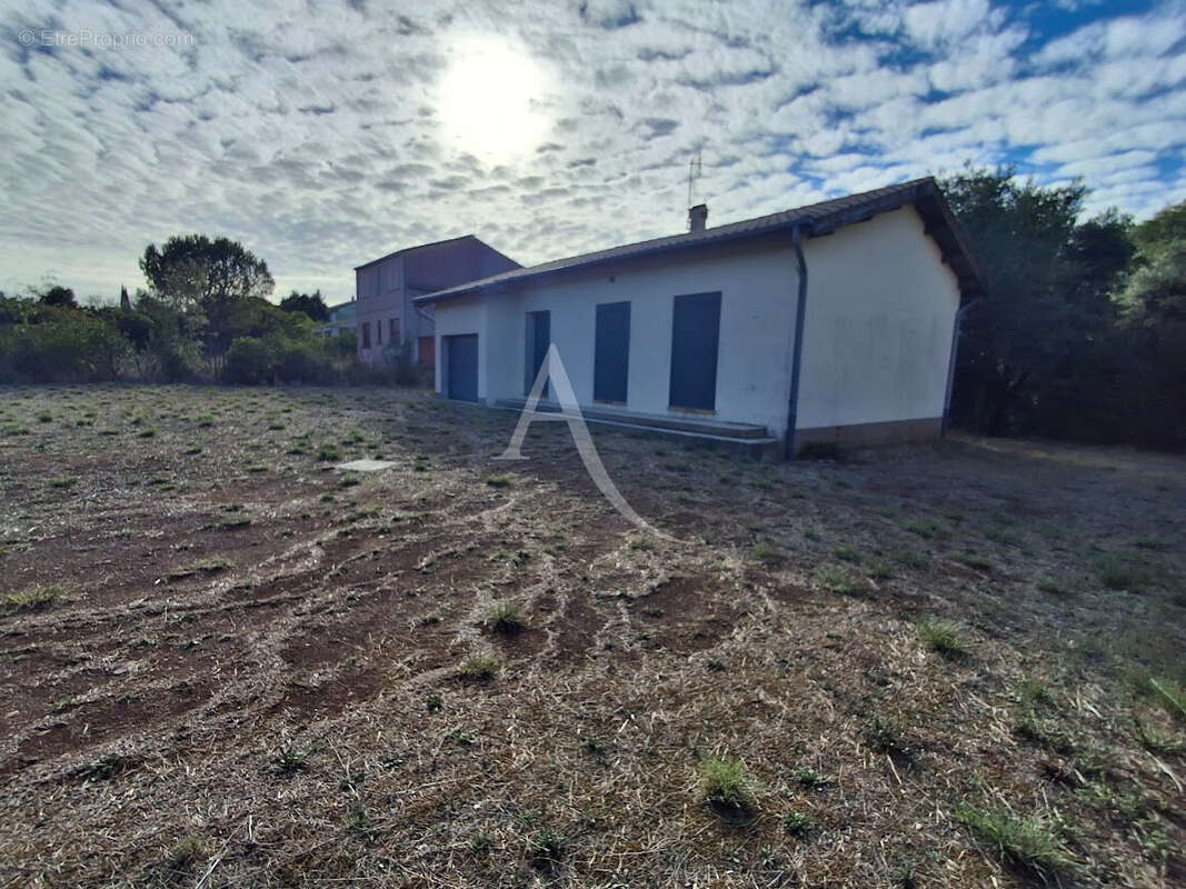 La Tour sur Orb Villa de plain pied avec garage et terrain d'environ 1200m² - photo 16