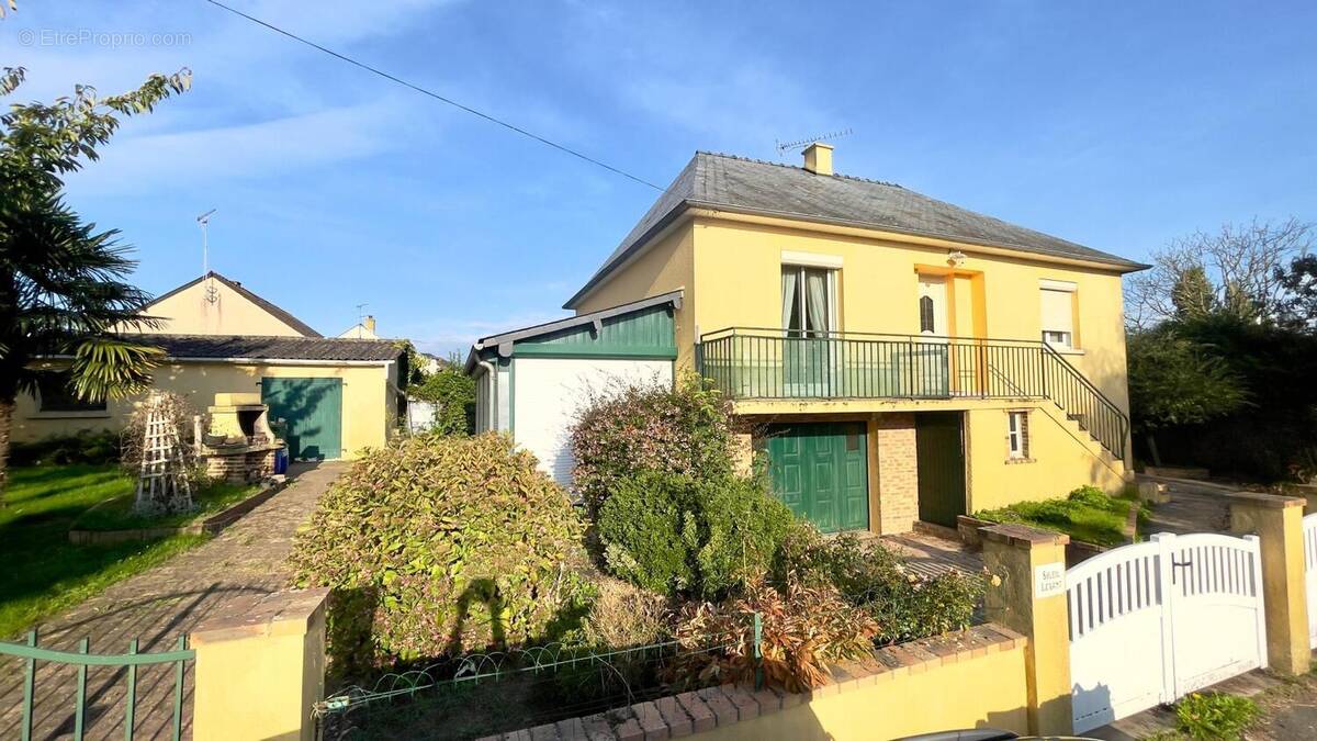 Photo 1 - Maison à CHALONS-DU-MAINE