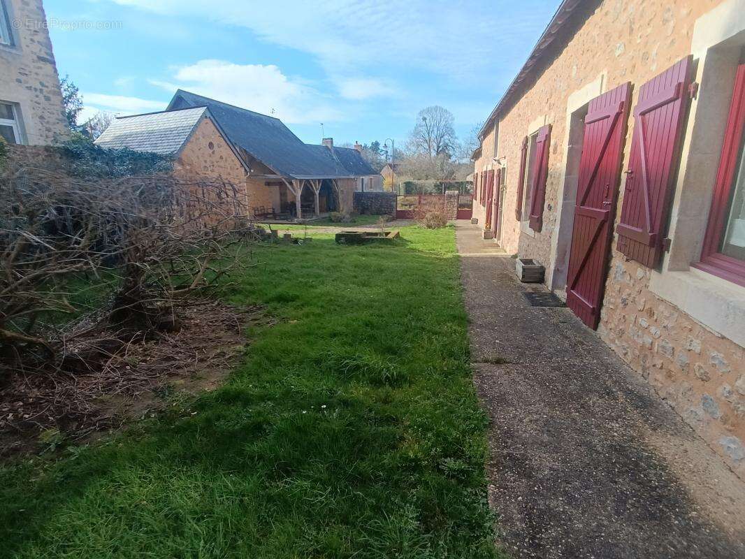 Maison à LOUE