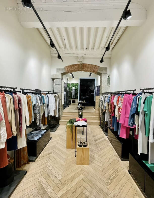 Commerce à CARCASSONNE