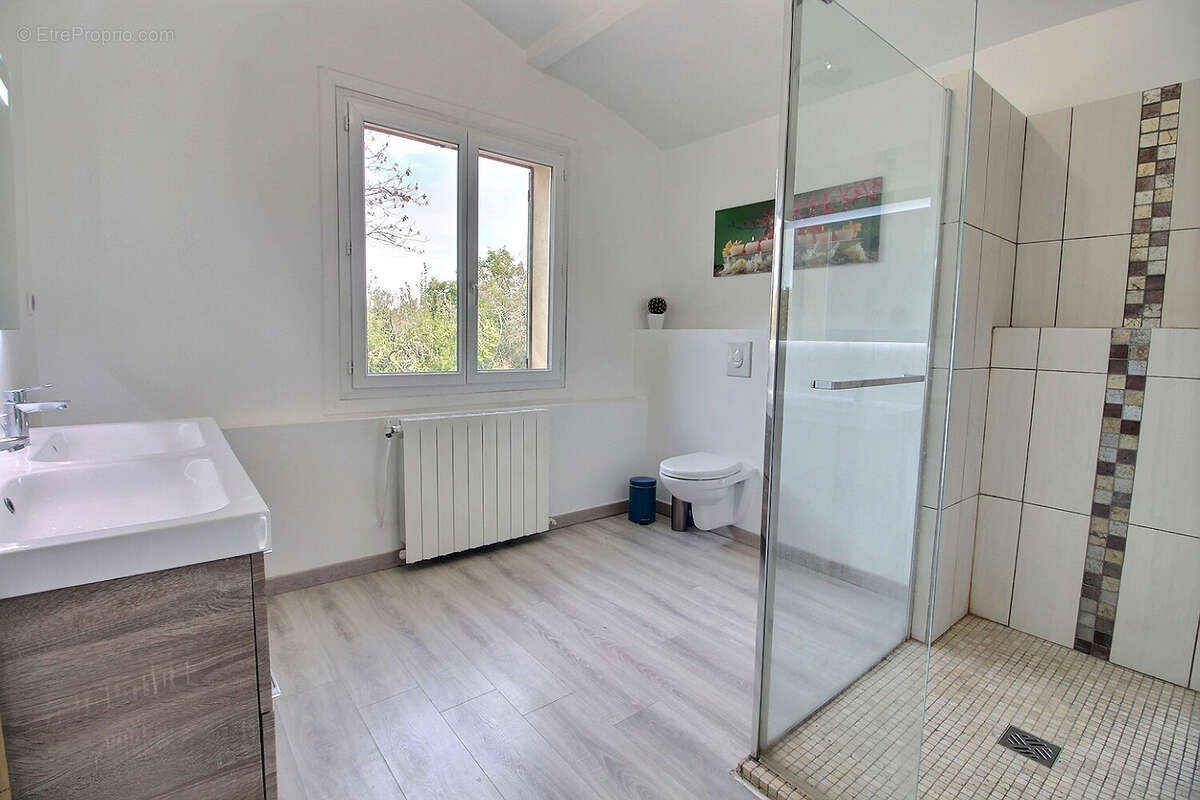 Maison à SAINT-JEAN-DE-CORNIES