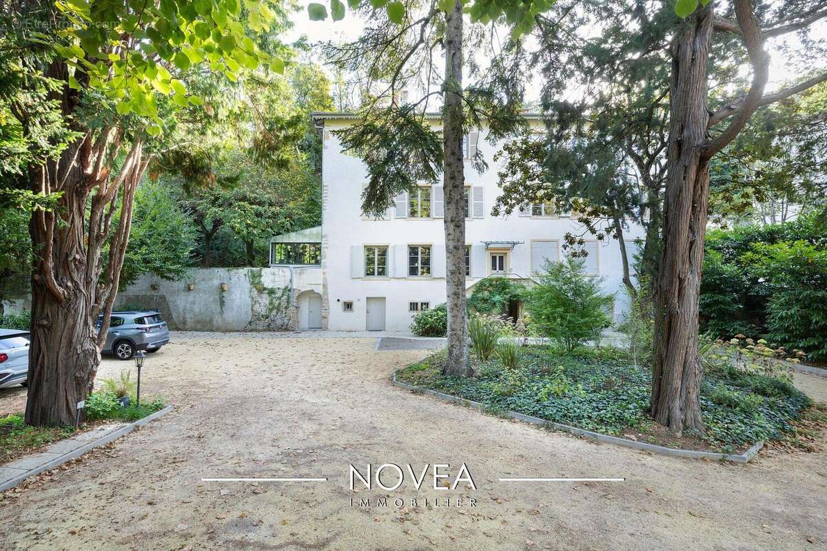 Appartement à FONTAINES-SUR-SAONE