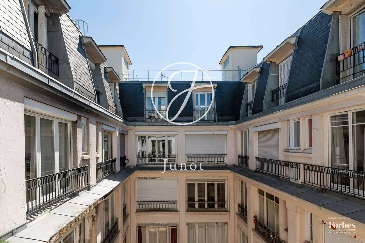 Appartement à PARIS-18E