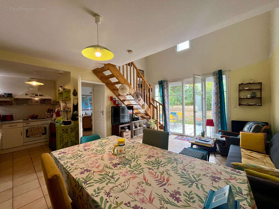 Maison à L&#039;AIGUILLON-SUR-VIE