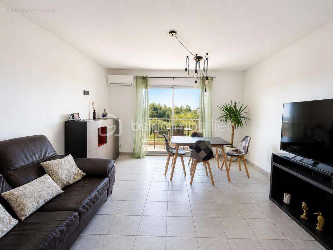 Appartement à SIX-FOURS-LES-PLAGES