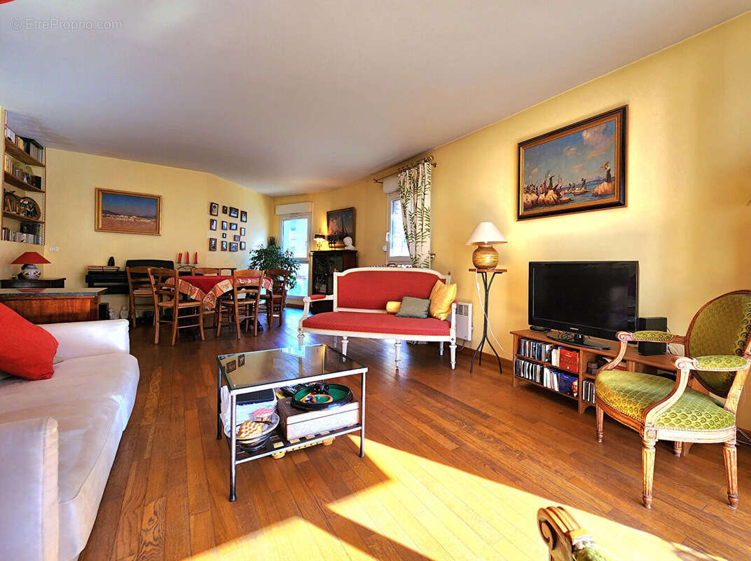 Appartement à LA GARENNE-COLOMBES