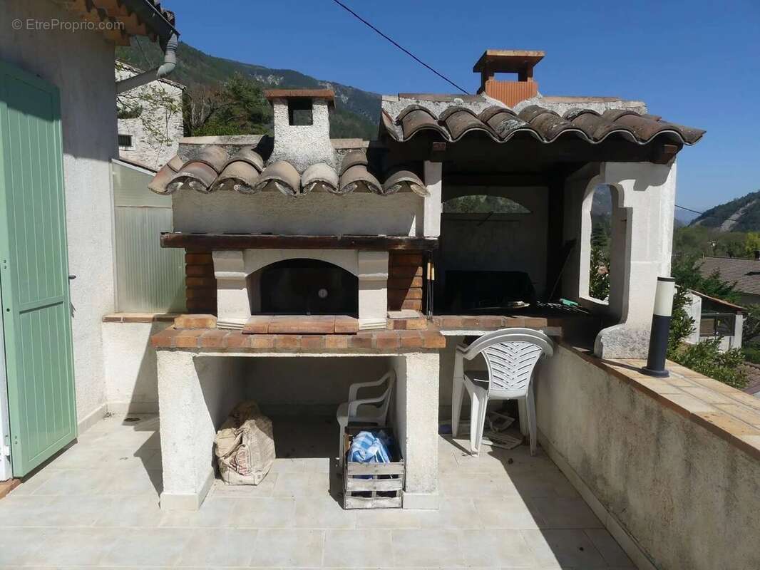 Maison à PUGET-THENIERS