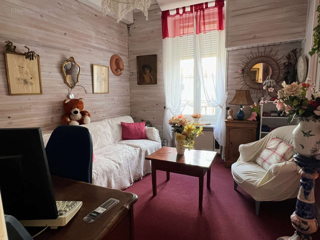 Appartement à LEZIGNAN-CORBIERES