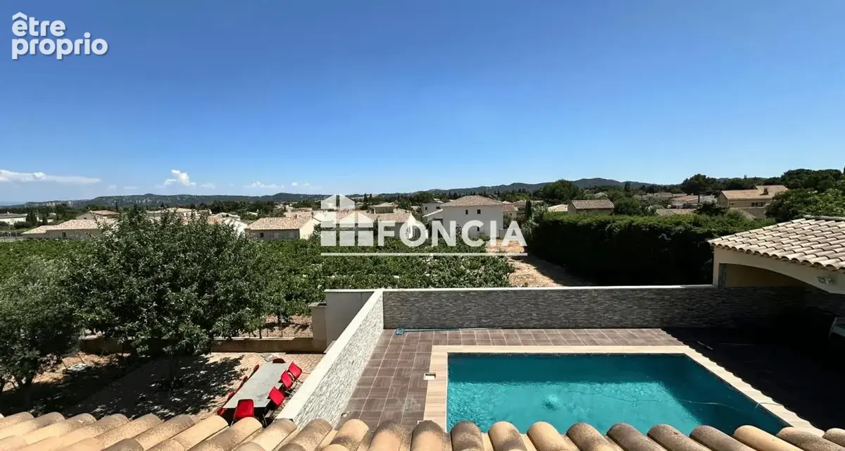 ROCHEFORT DU GARD-VILLA RECENTE sur 900m2 de terrain avec piscine - photo 3