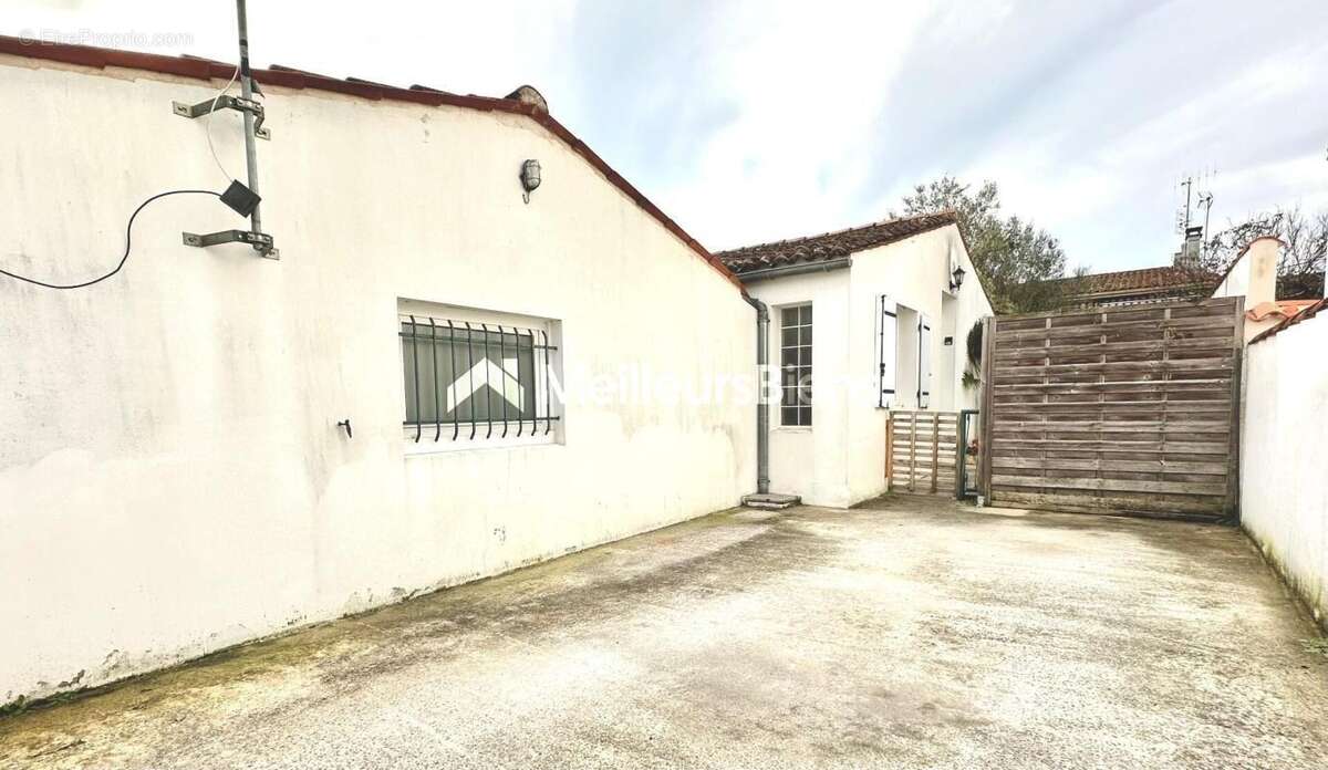 Maison à SAINTES