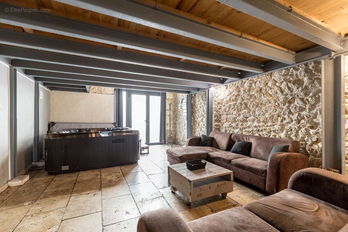 Appartement à MARSEILLE-6E