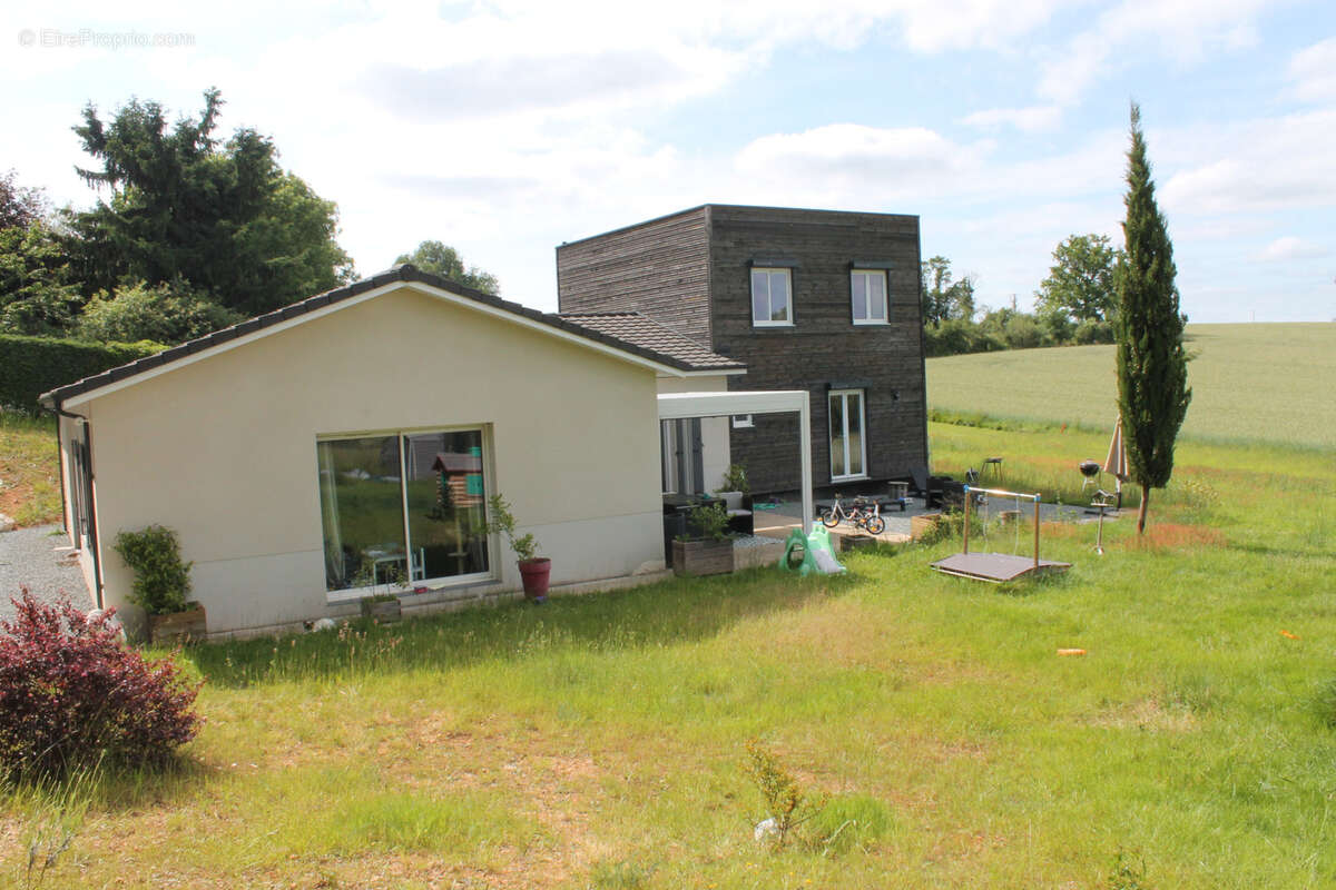 Maison à SAINT-ROMAIN-ET-SAINT-CLEMENT