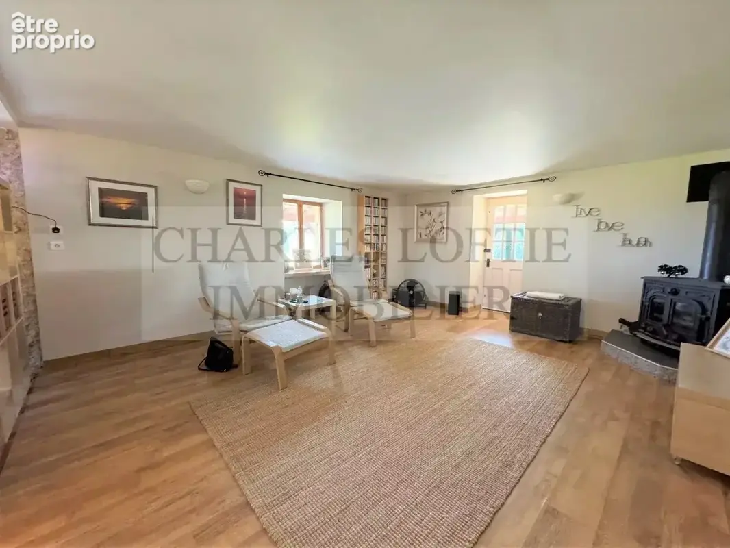 Superbes vues et joli emplacement pour cette maison en pierre, rénovée - photo 9