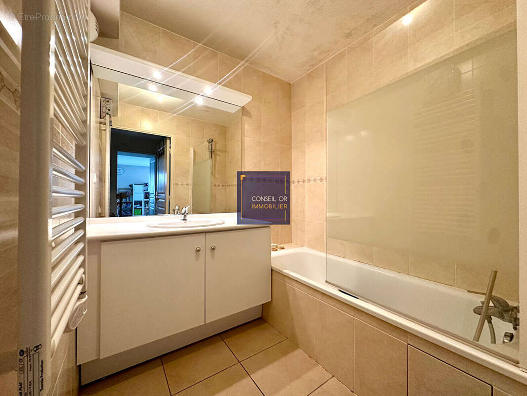 Appartement à SAINT-GENIS-LAVAL