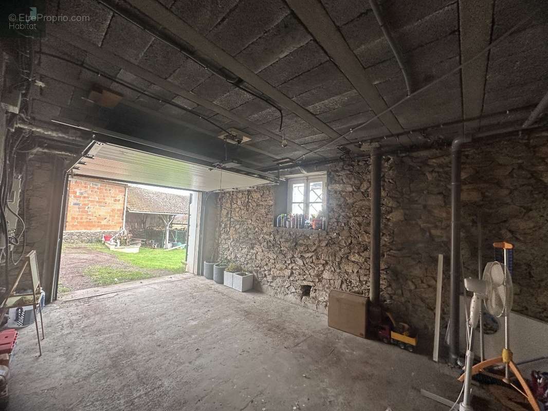 Maison à SAINT-SANTIN-DE-MAURS