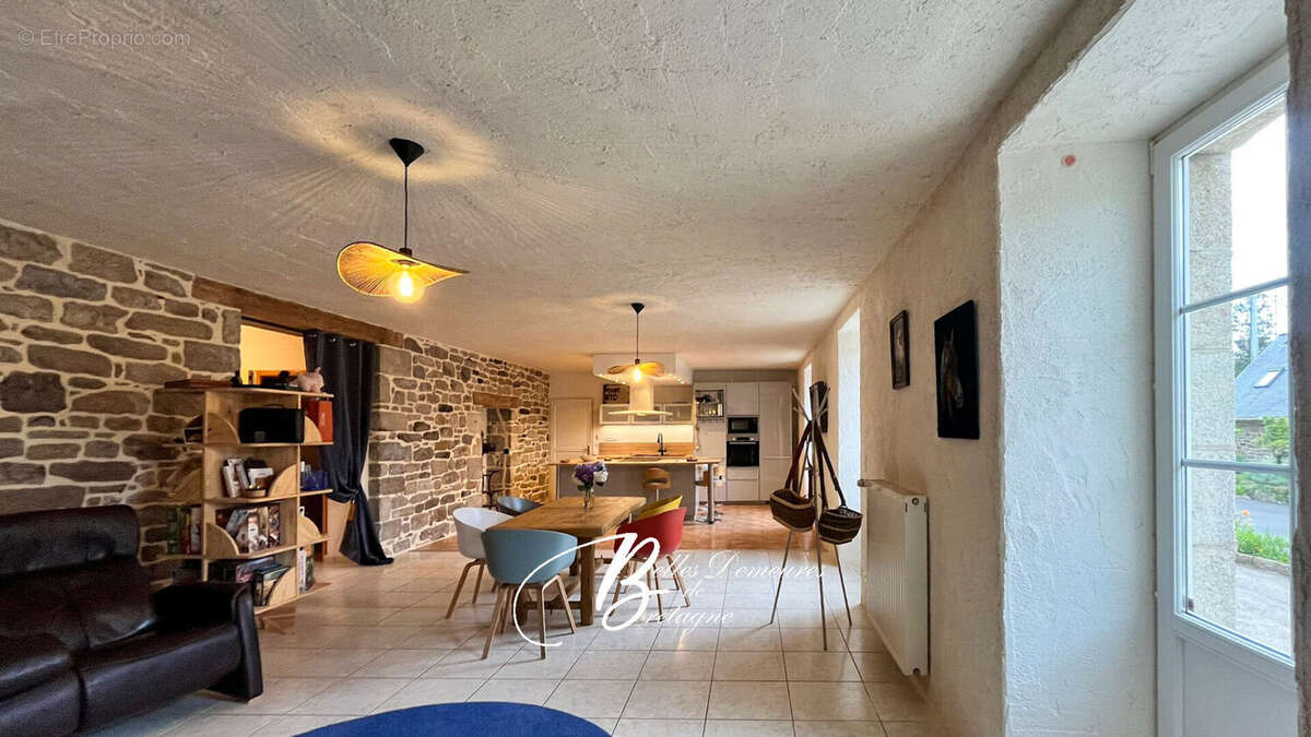 Maison à LOCRONAN