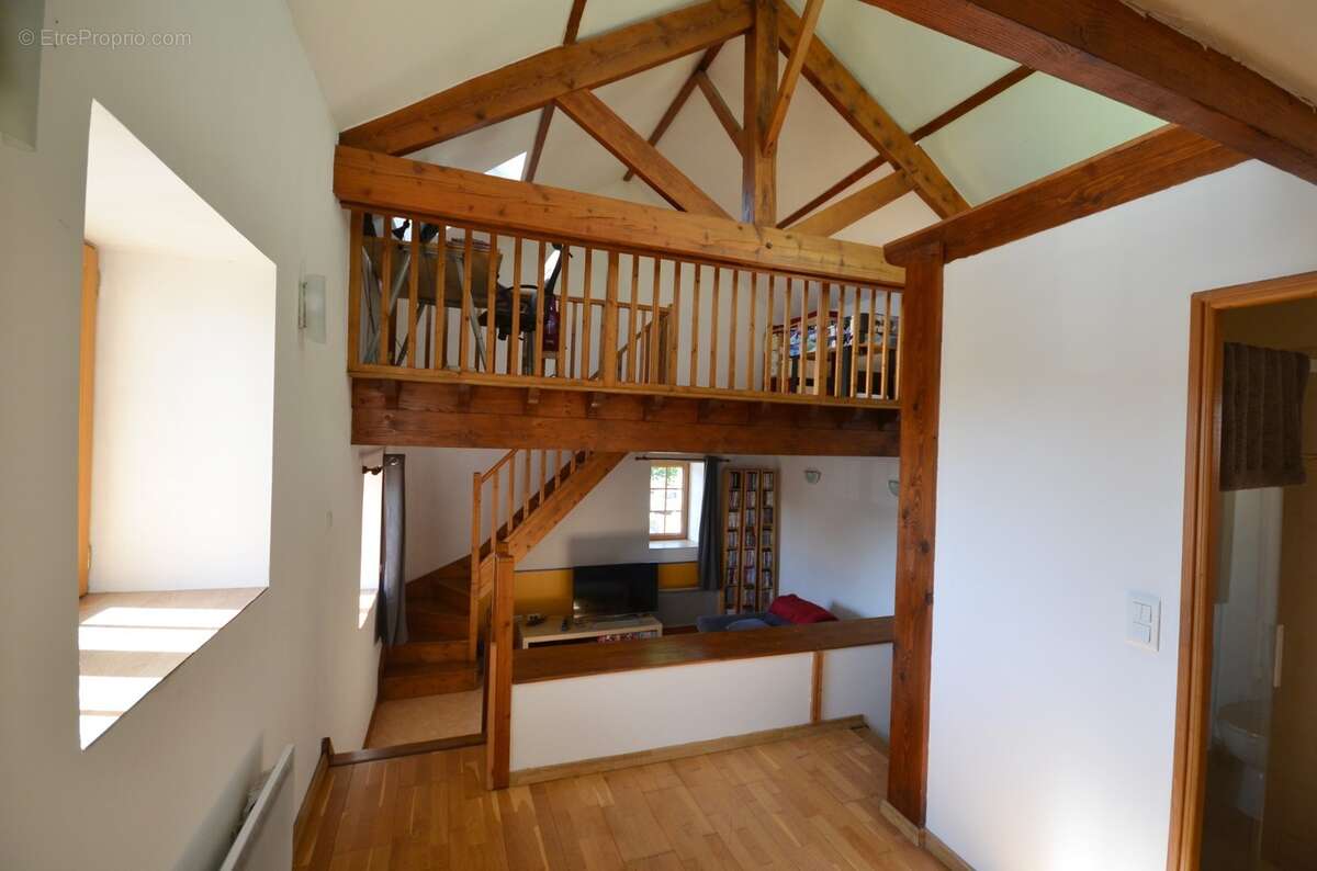Proche de CHATILLON SUR MARNE (51) à vendre Belle maison en pierre rénovée avec dépendance - photo 7
