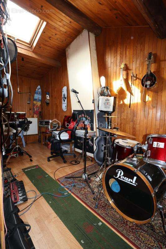 Maison à CRECHES-SUR-SAONE