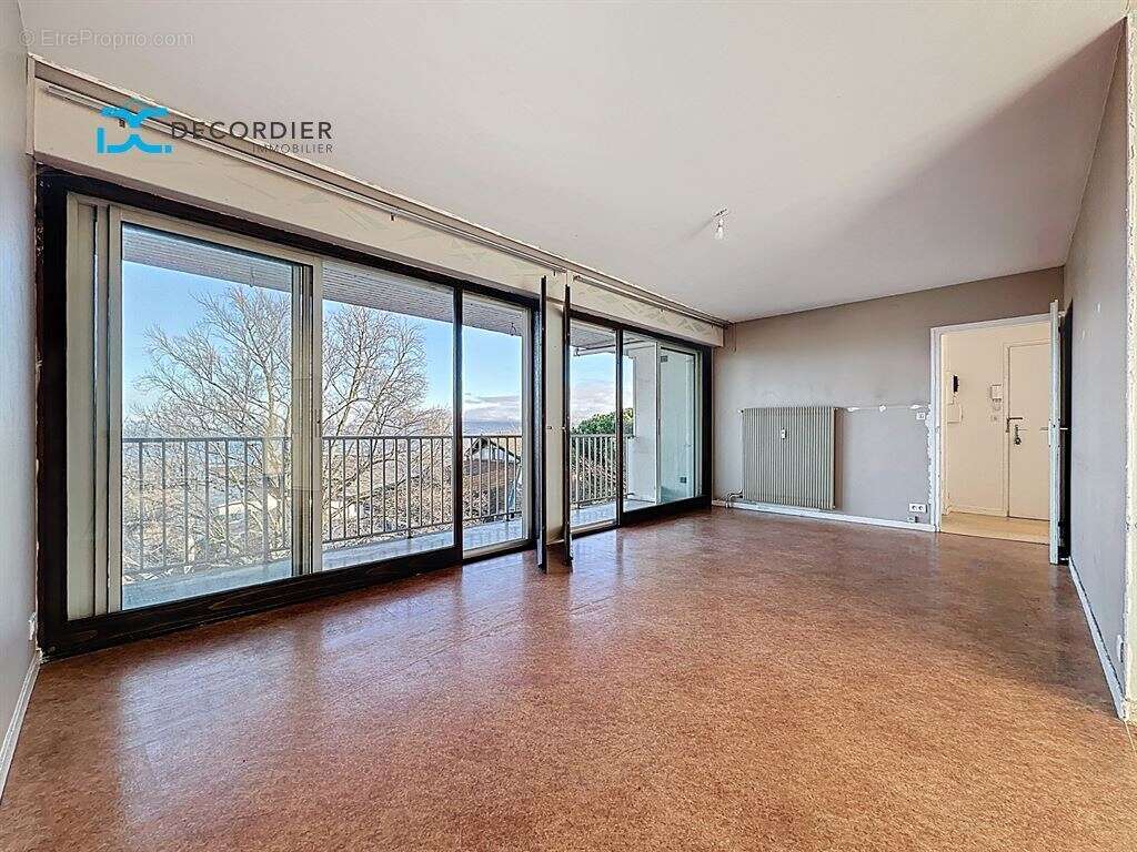 Appartement à EVIAN-LES-BAINS