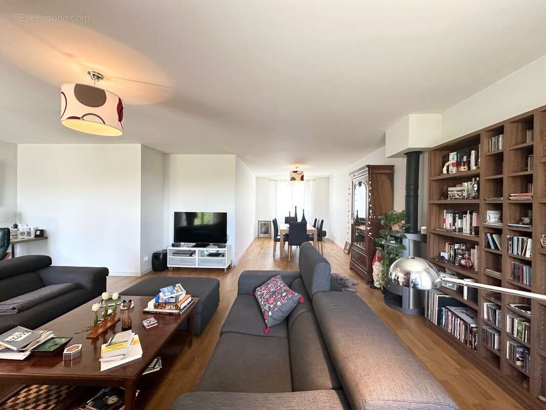 Double séjour 46 m² - Maison à MONTREVEL-EN-BRESSE