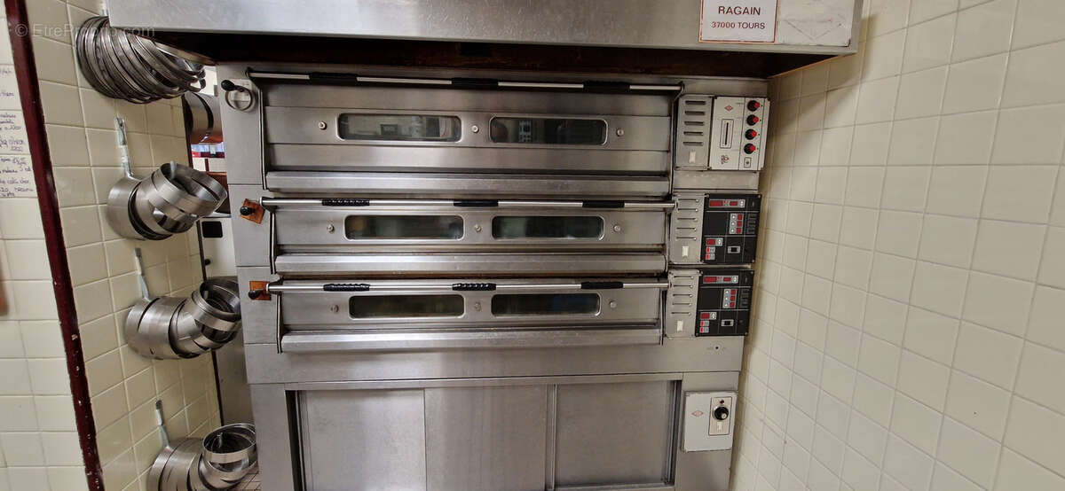 Commerce à PONT-DU-CHATEAU