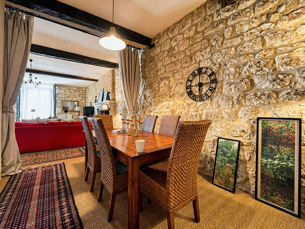 Belle Maison de Village du 14e siècle - photo 10