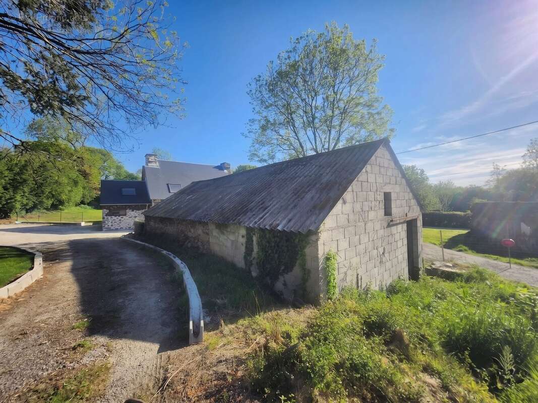 Maison à GLOMEL