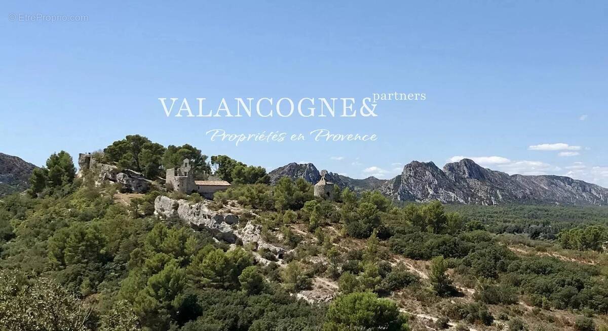 Terrain à EYGALIERES