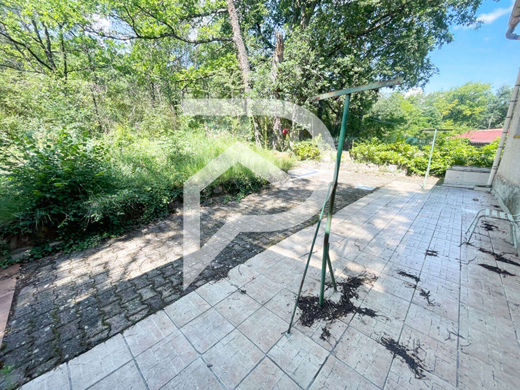 Maison à LE PUY-SAINTE-REPARADE