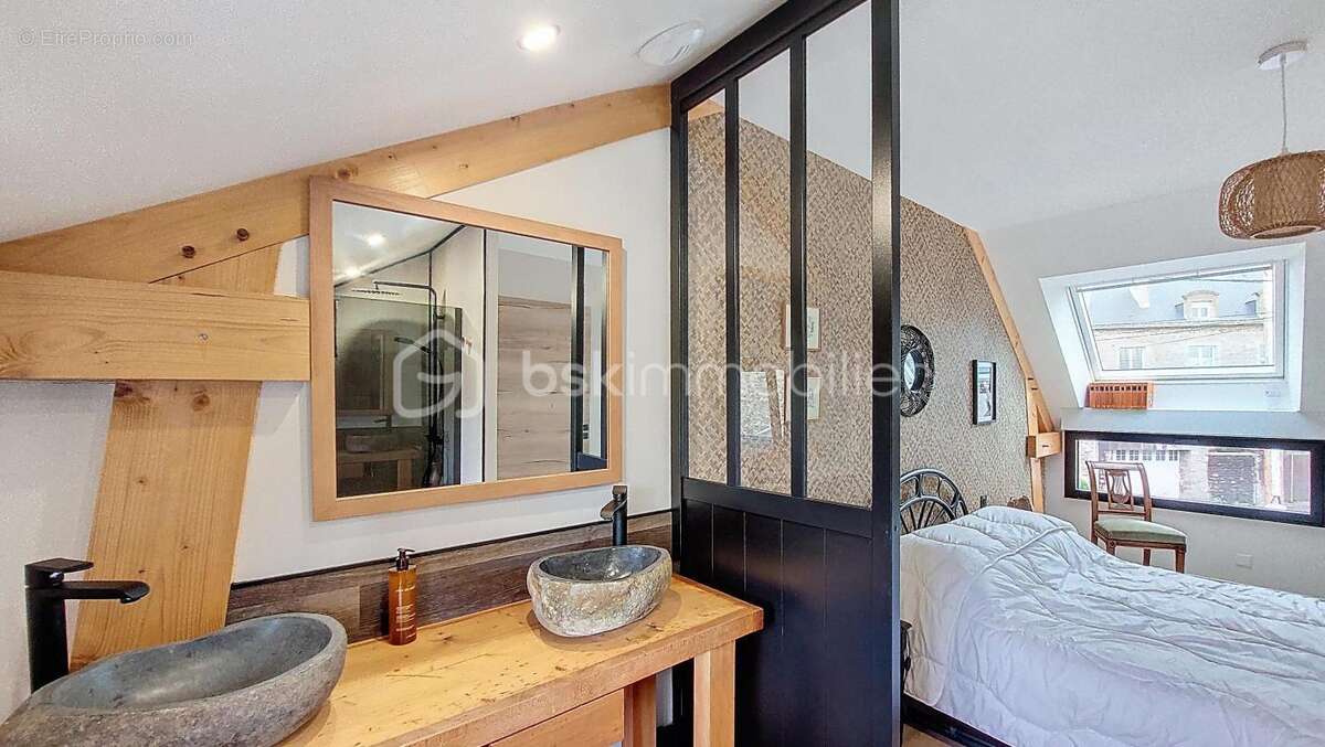 Maison à SAINT-VAAST-LA-HOUGUE