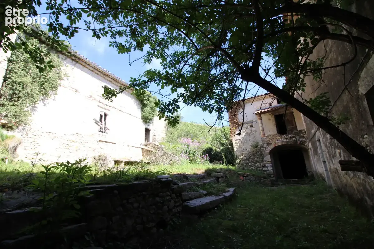 Mas de 2500 m2 sur 26 hectares. - photo 77