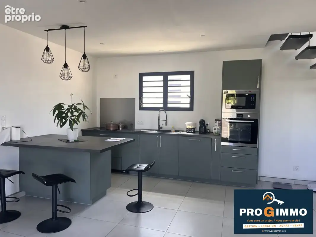 Maison 97 m² à Saint-Joseph  - photo 2