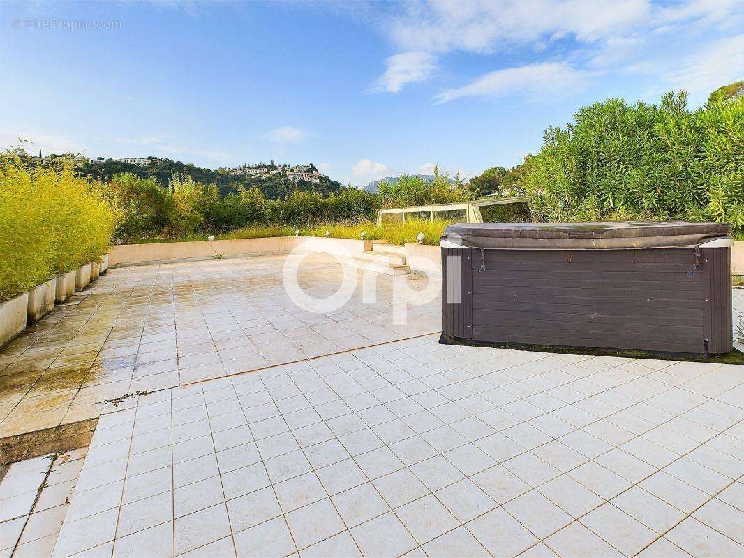 Appartement à MANDELIEU-LA-NAPOULE