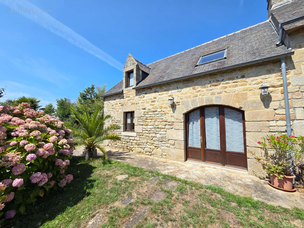 Maison à COMBRIT